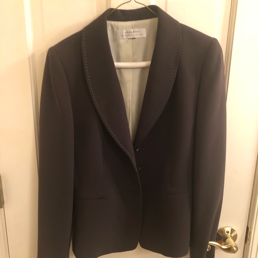 Tahari skirt suit set